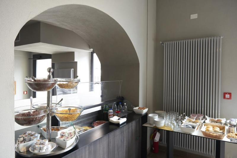 Due Guerrieri Mantova Hotel Bagian luar foto