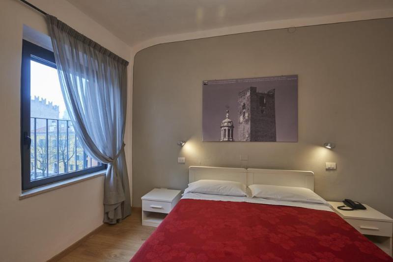 Due Guerrieri Mantova Hotel Bagian luar foto