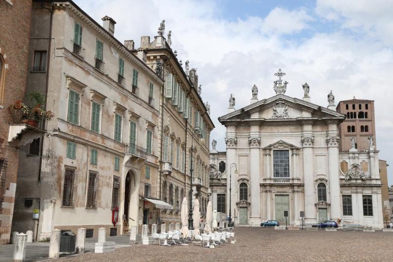 Due Guerrieri Mantova Hotel Bagian luar foto