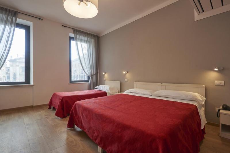 Due Guerrieri Mantova Hotel Bagian luar foto